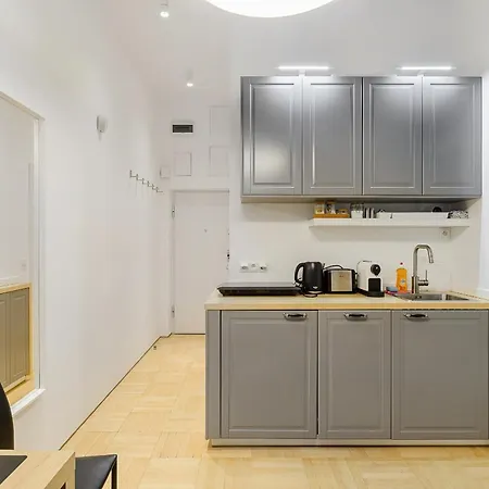 Warecka I Serviced Varsovie