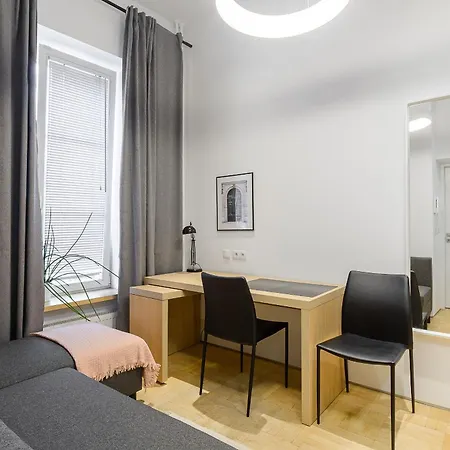 Warecka I Serviced * وارسو